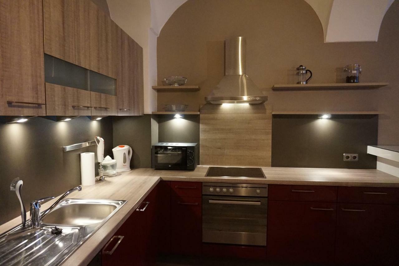 Gaestehaus Familie Loeffler - Ferienwohnung Am Stadtplatz In Личау Экстерьер фото